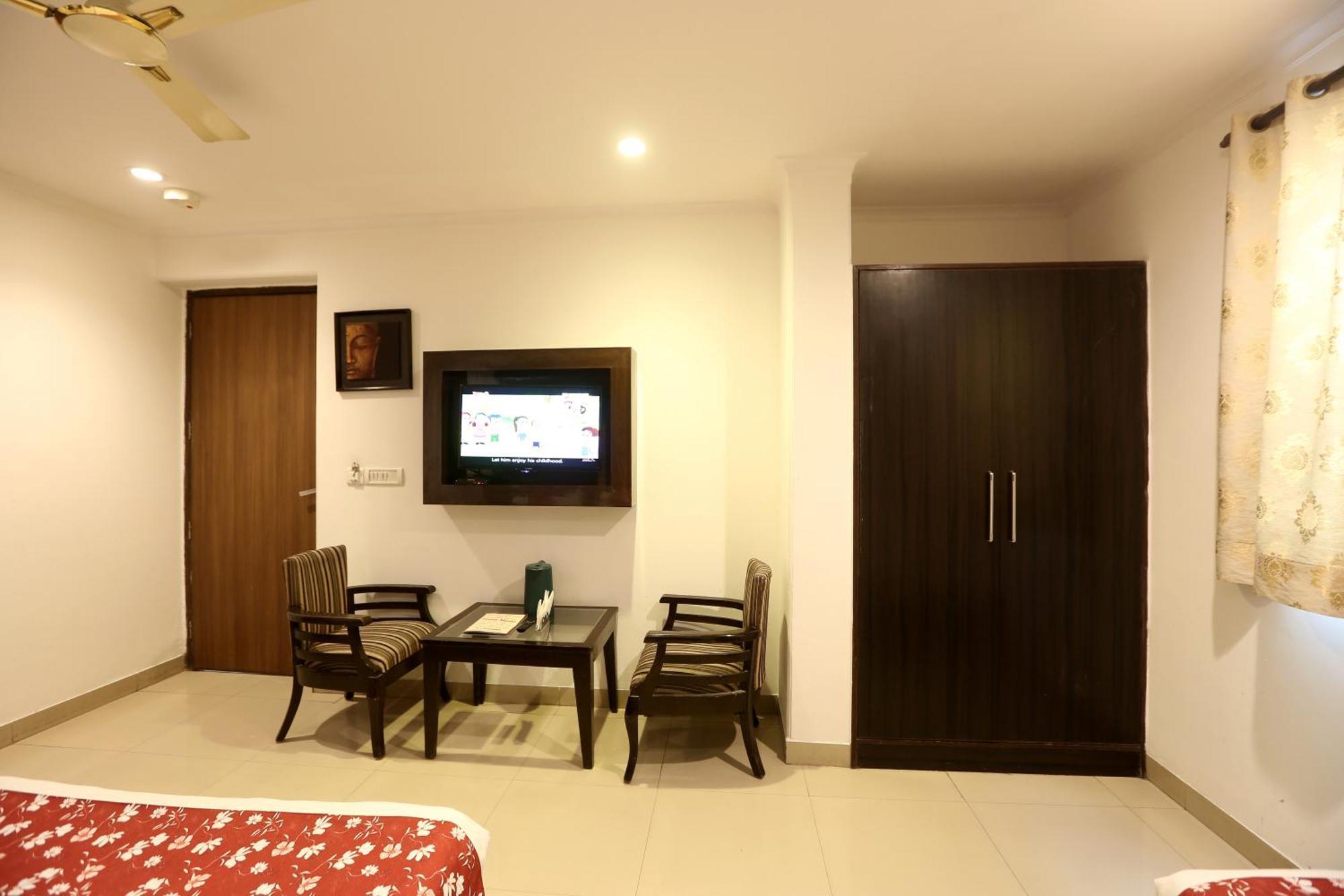 Airport Hotel Chanakya Delhi New Delhi Buitenkant foto