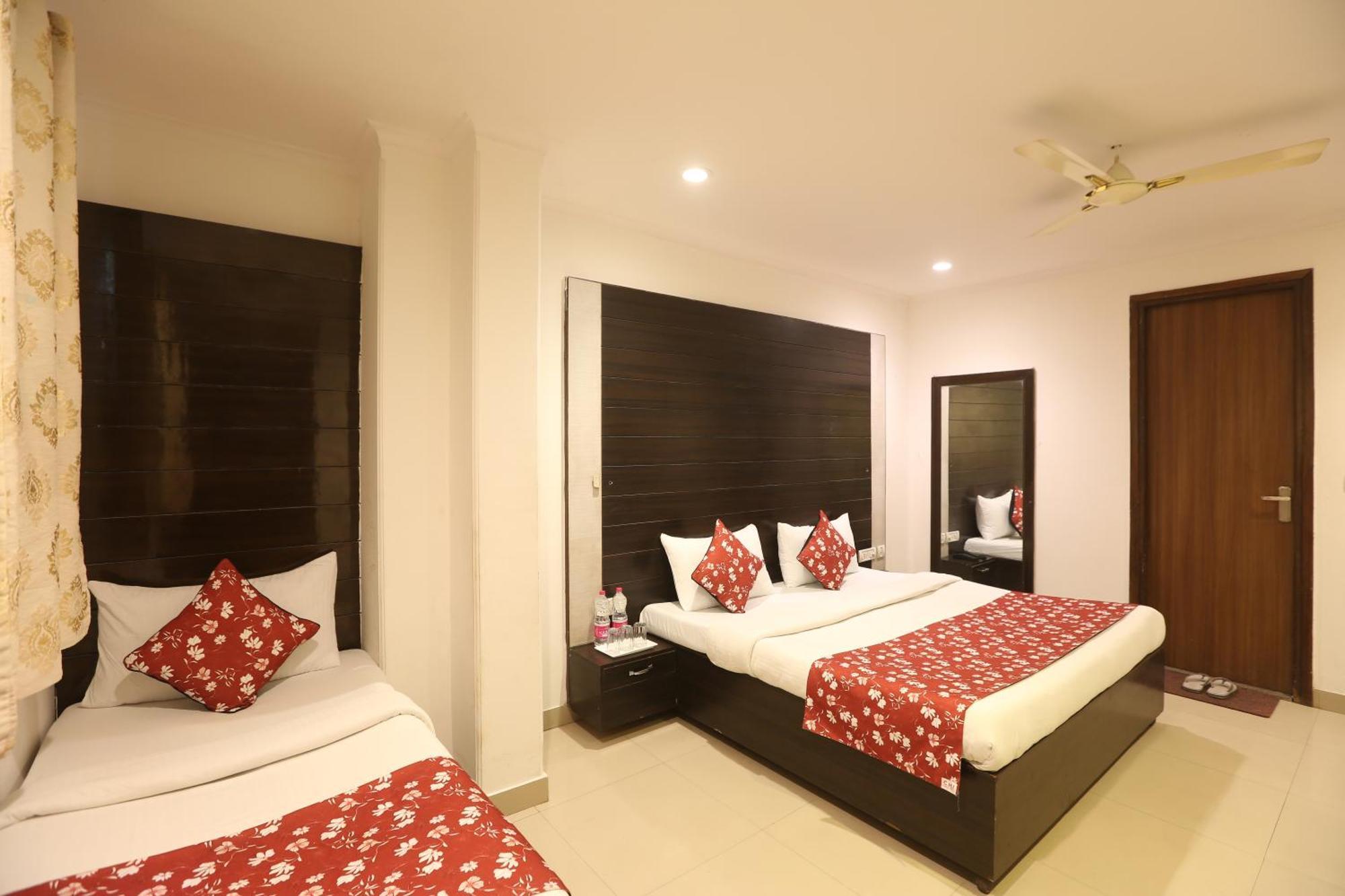 Airport Hotel Chanakya Delhi New Delhi Buitenkant foto