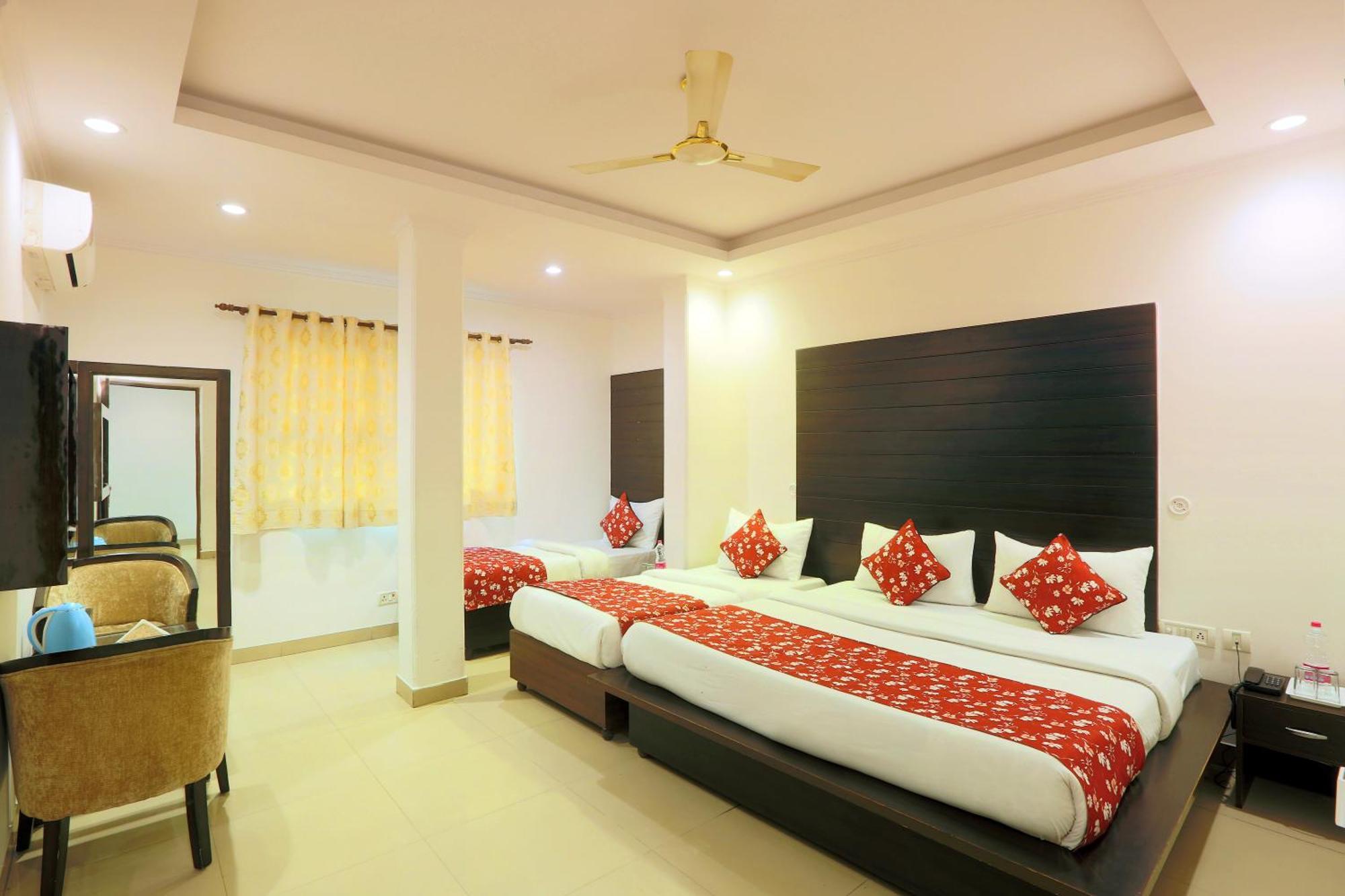 Airport Hotel Chanakya Delhi New Delhi Buitenkant foto