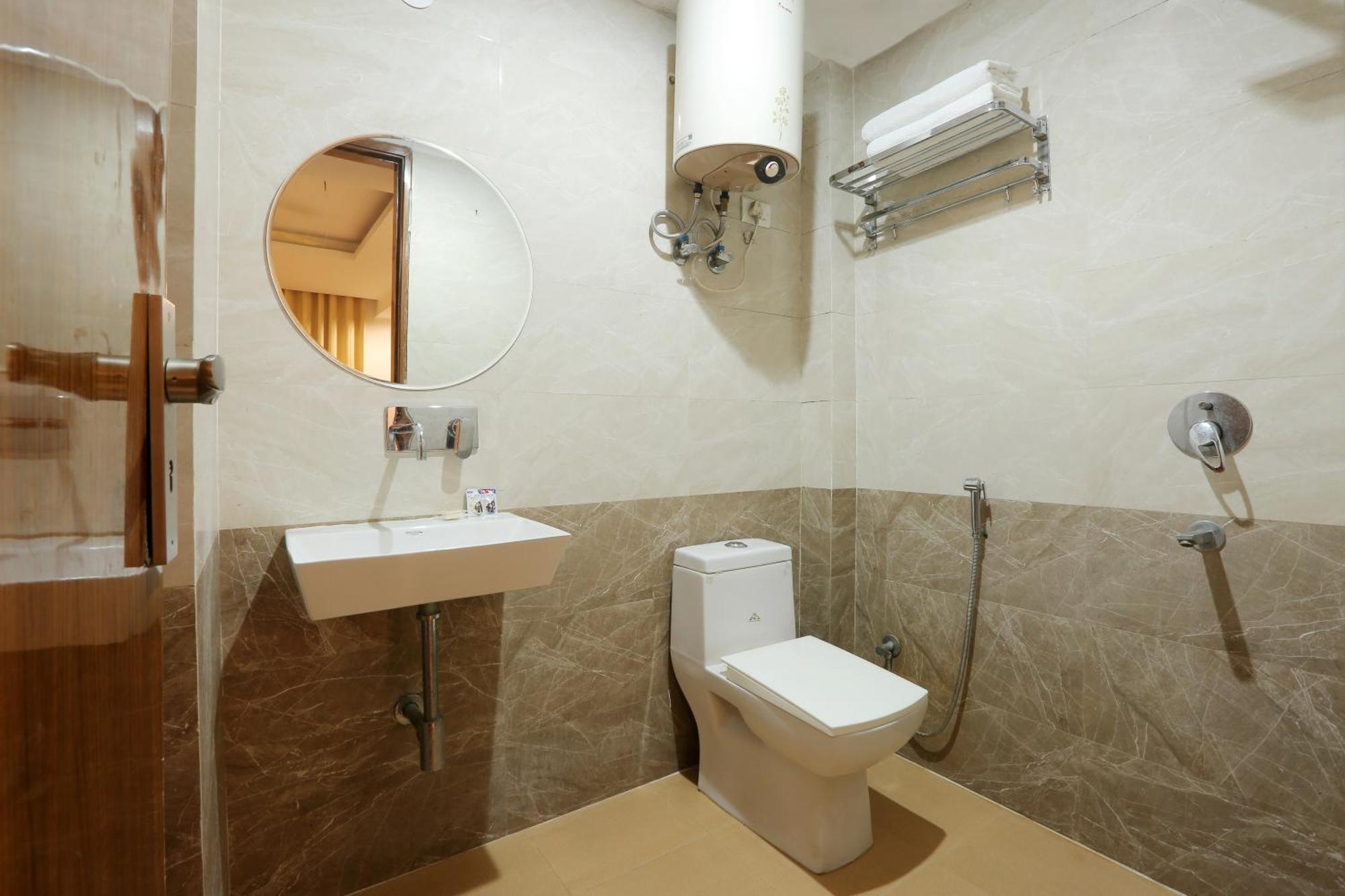 Airport Hotel Chanakya Delhi New Delhi Buitenkant foto