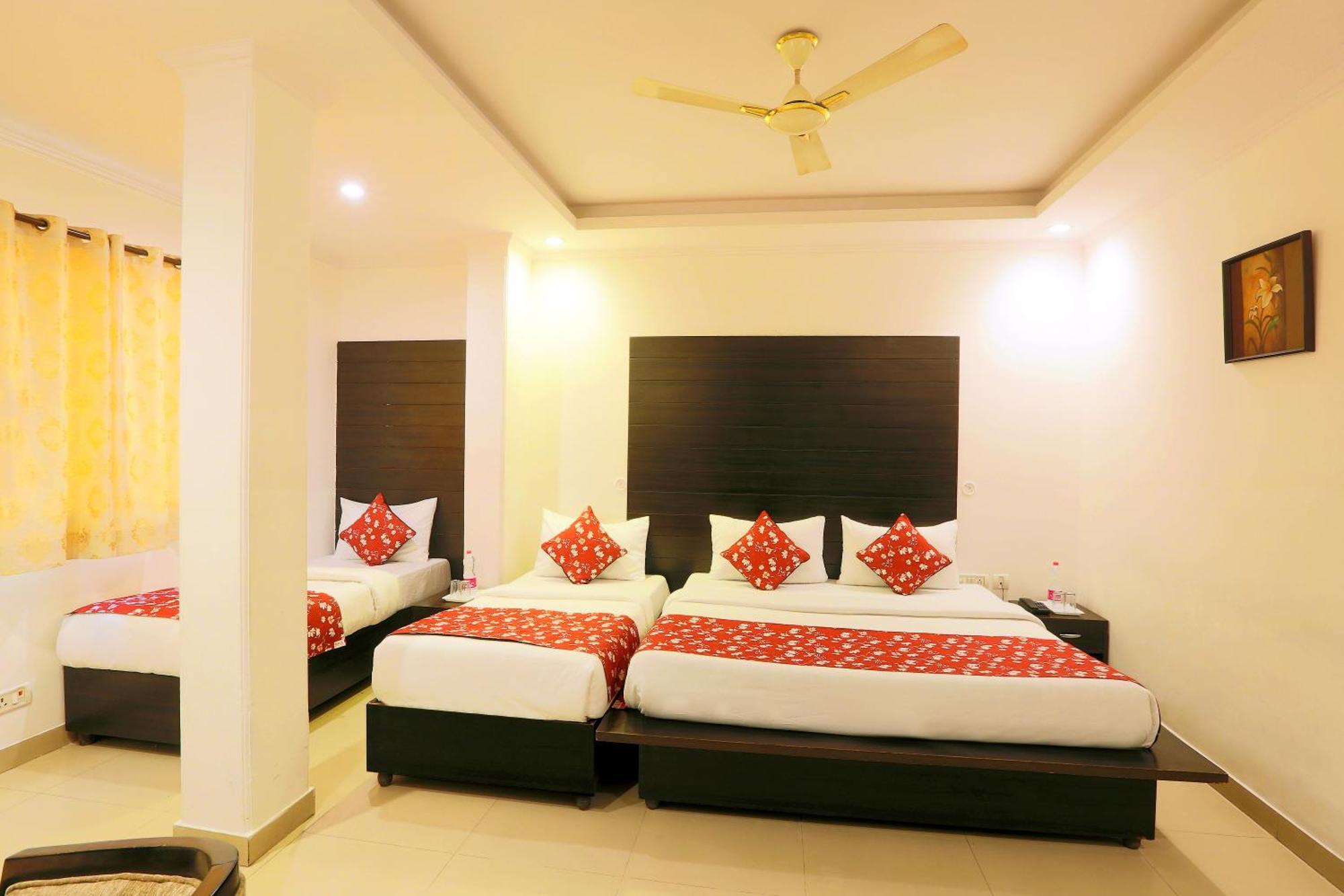 Airport Hotel Chanakya Delhi New Delhi Buitenkant foto