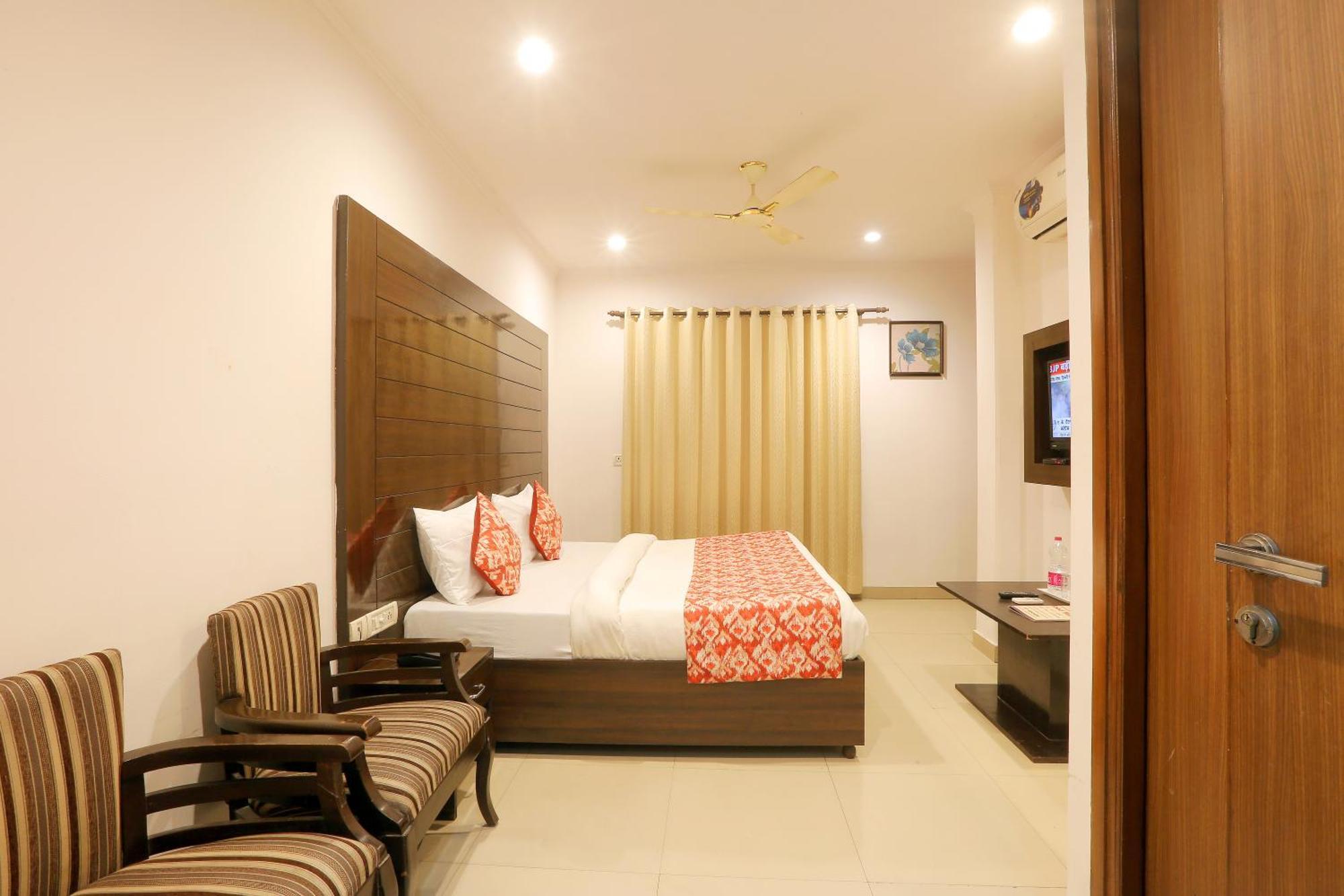 Airport Hotel Chanakya Delhi New Delhi Buitenkant foto