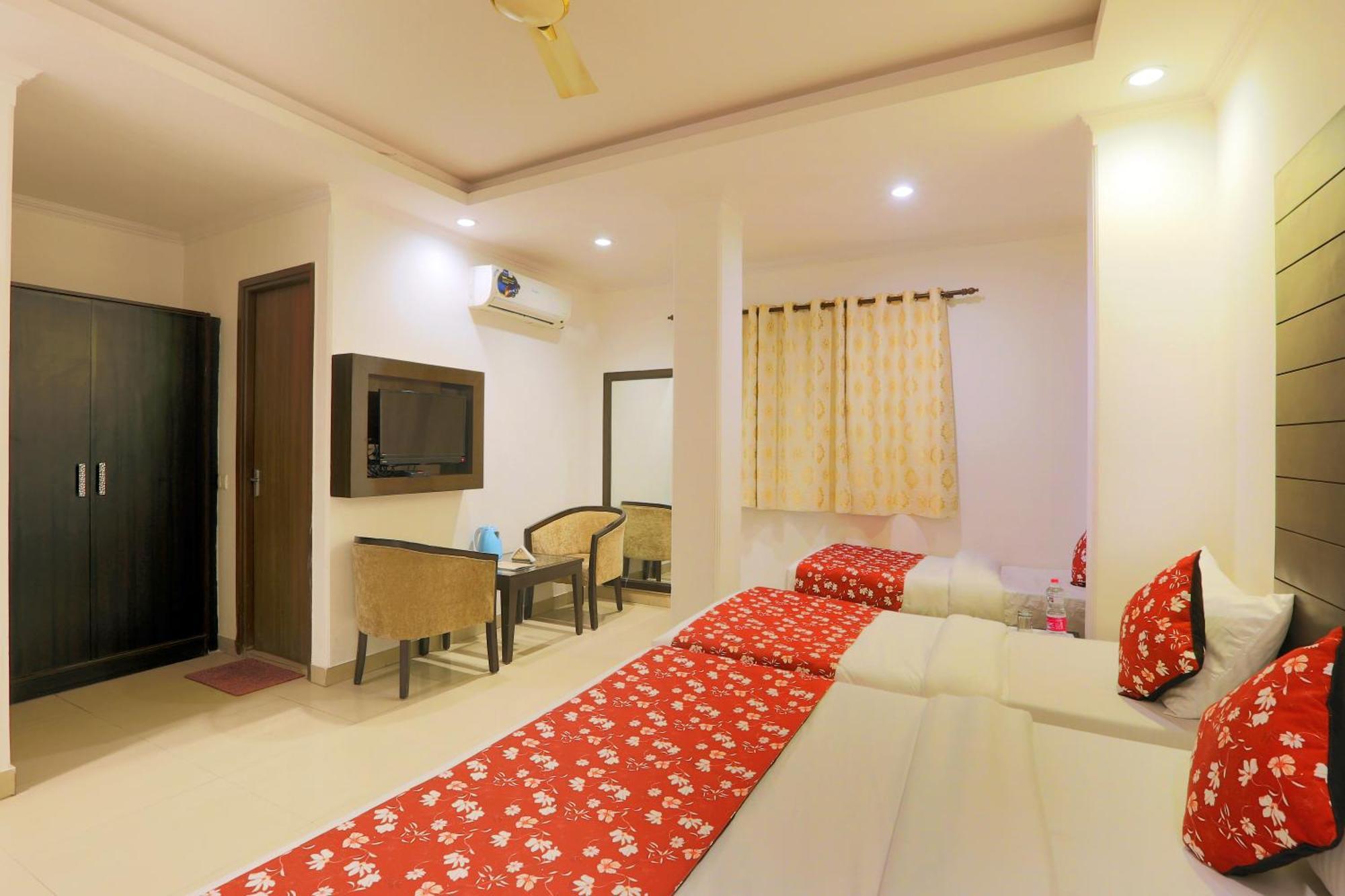 Airport Hotel Chanakya Delhi New Delhi Buitenkant foto