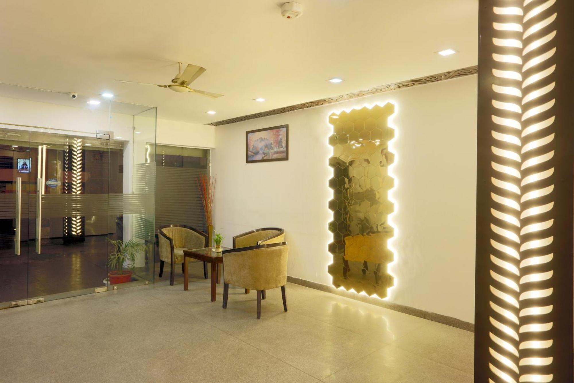 Airport Hotel Chanakya Delhi New Delhi Buitenkant foto