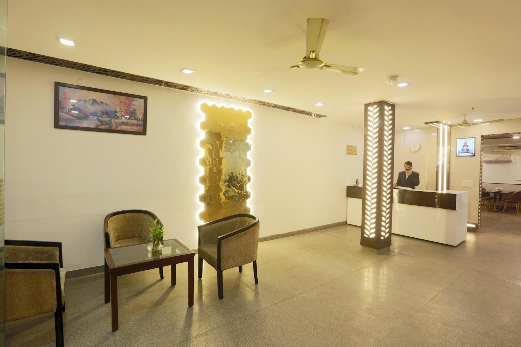 Airport Hotel Chanakya Delhi New Delhi Buitenkant foto