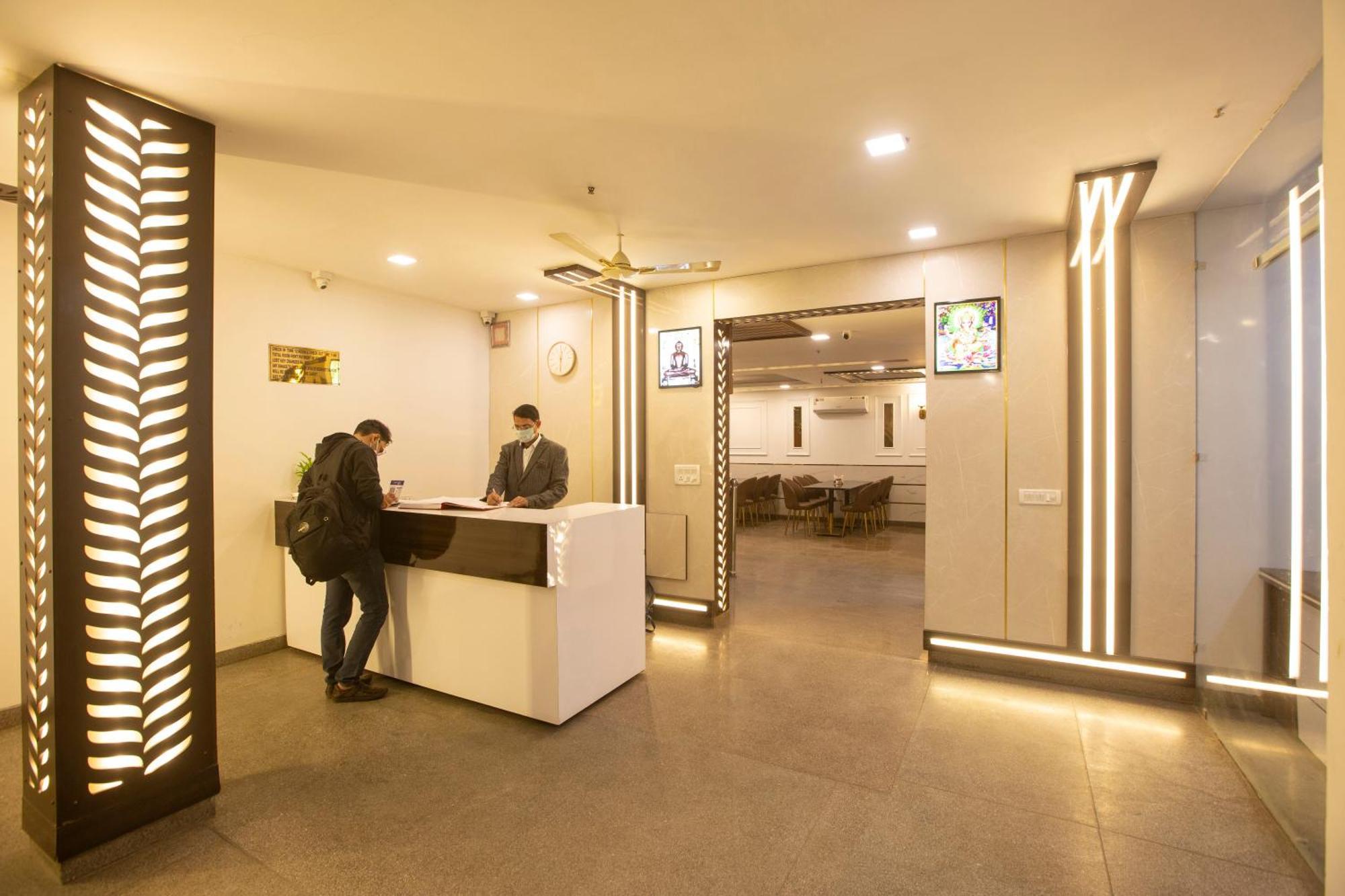 Airport Hotel Chanakya Delhi New Delhi Buitenkant foto